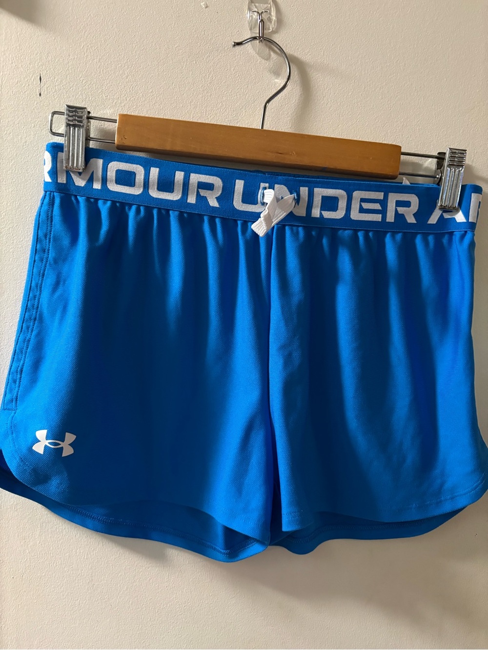 Under Armour Women's Bright Blue Athletic Shorts with White Waistband size YXL